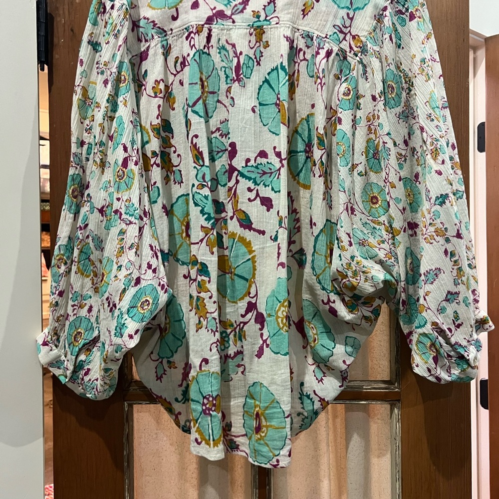 The Sydney Batwing Blouse by Pilcro Anthropologie, Medium - Picture 7 of 7